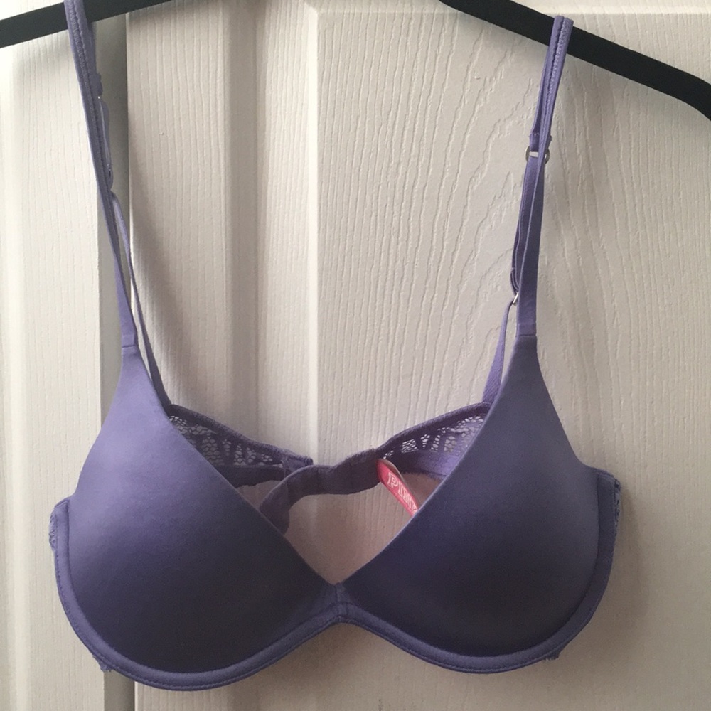 Victoria Secret Pink scoopbeck T-shirt bra.